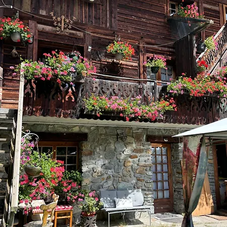 La Montagne Albergue